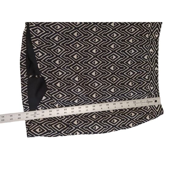WHITE HOUSE BLACK MARKET Silk Black White Geometric Diamond Print Skirt 4 Small - Picture 3 of 6
